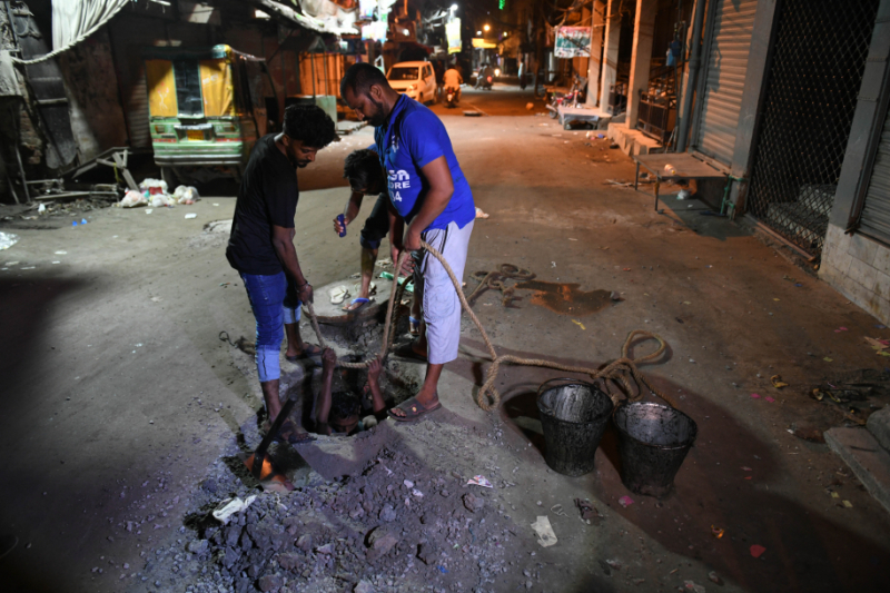 Manhole-Pakistan